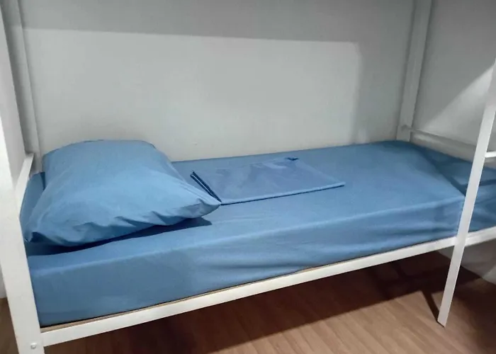 Oyo 1170 Mvm Transient Pasay Hotel 2*